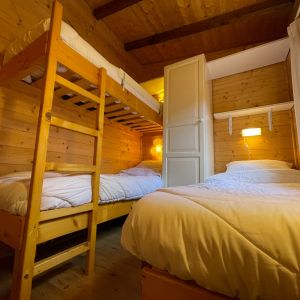 Kleine slaapkamer/Zweite Schlafzimmer